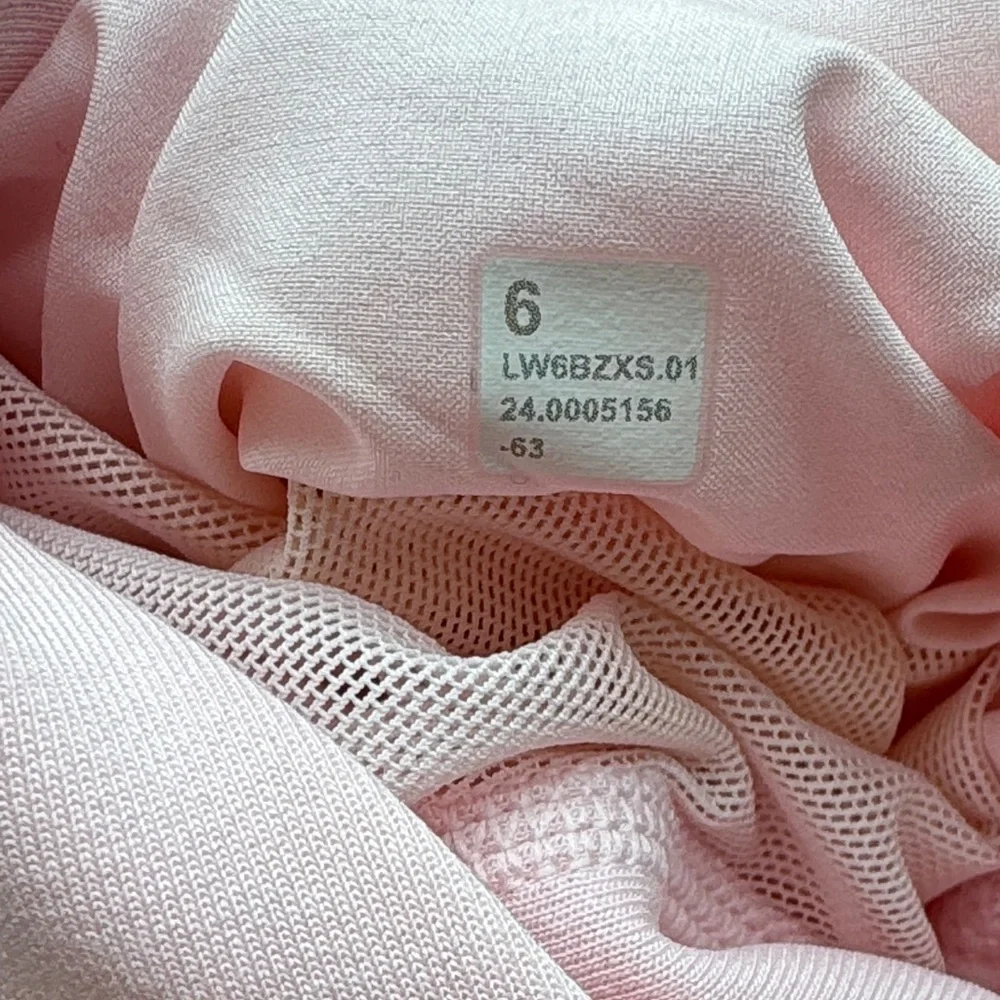 Lululemon Softstreme High-Rise Straight-Leg Cropped Strawberry Milkshake Size 6 - Picture 12 of 14
